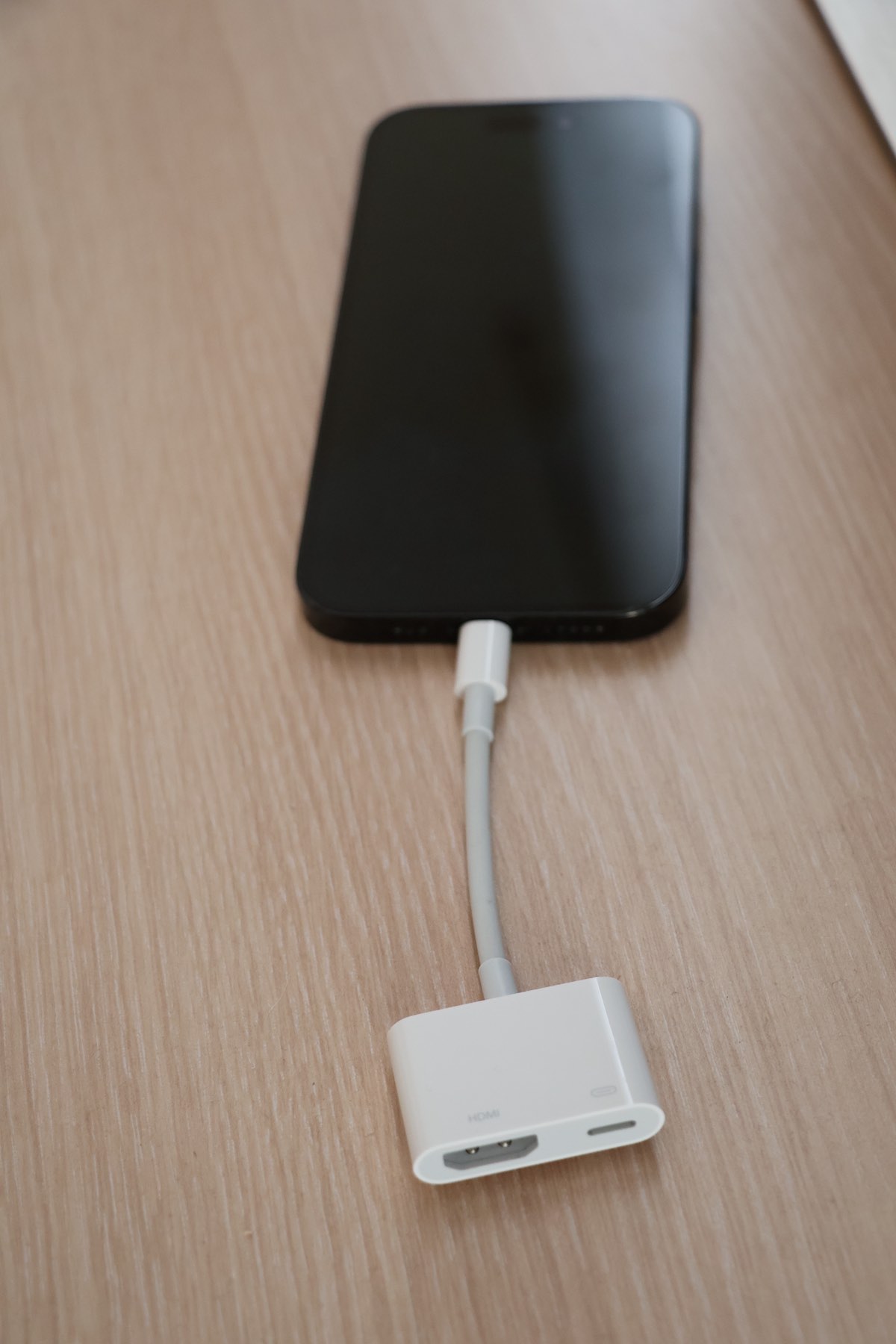 HDMI adapter Connect HDMI adapter to iPhone
